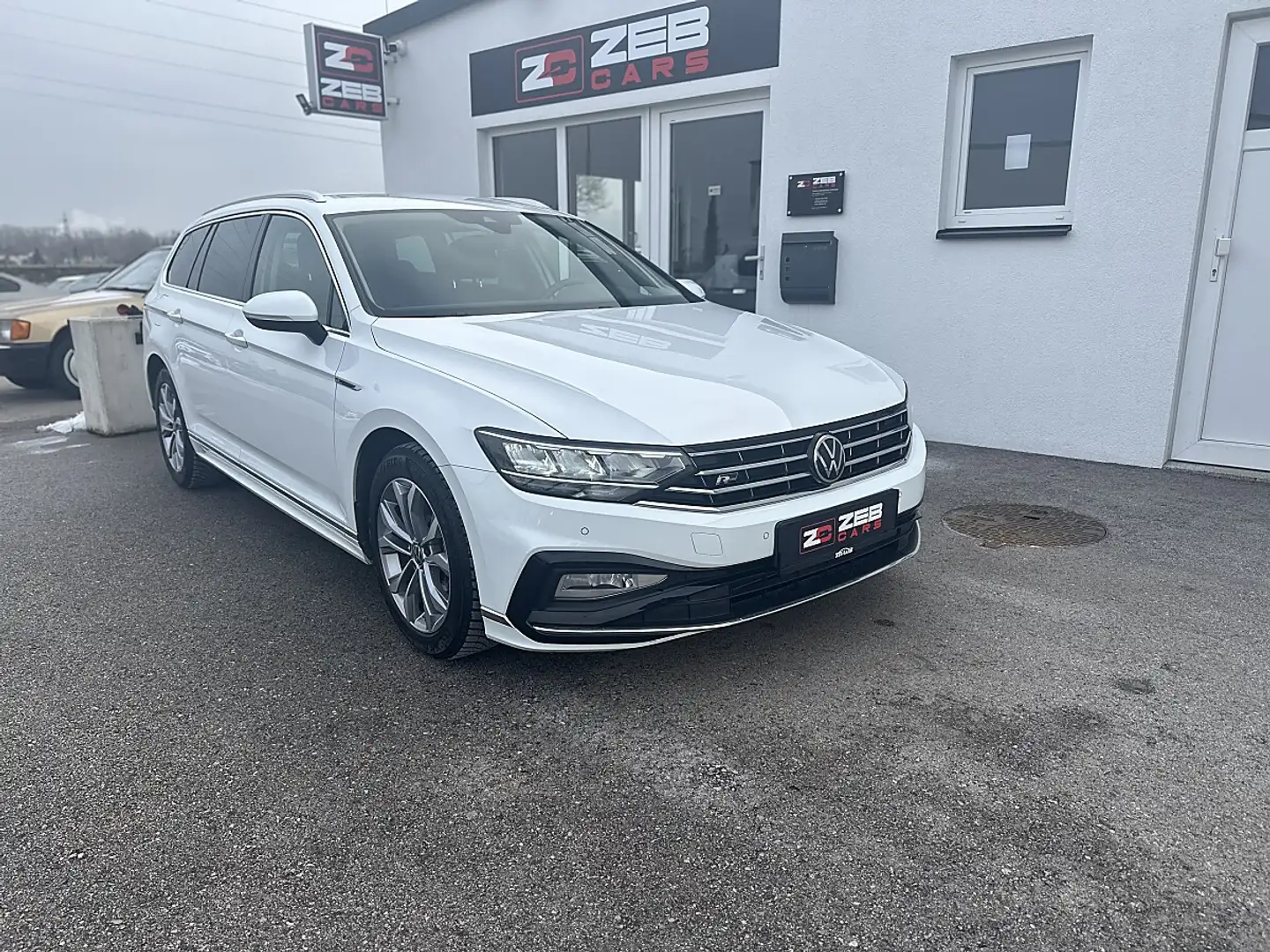 Volkswagen Passat Variant 2,0 TDI DSG R-Line-Paket Exterieur Weiß - 1