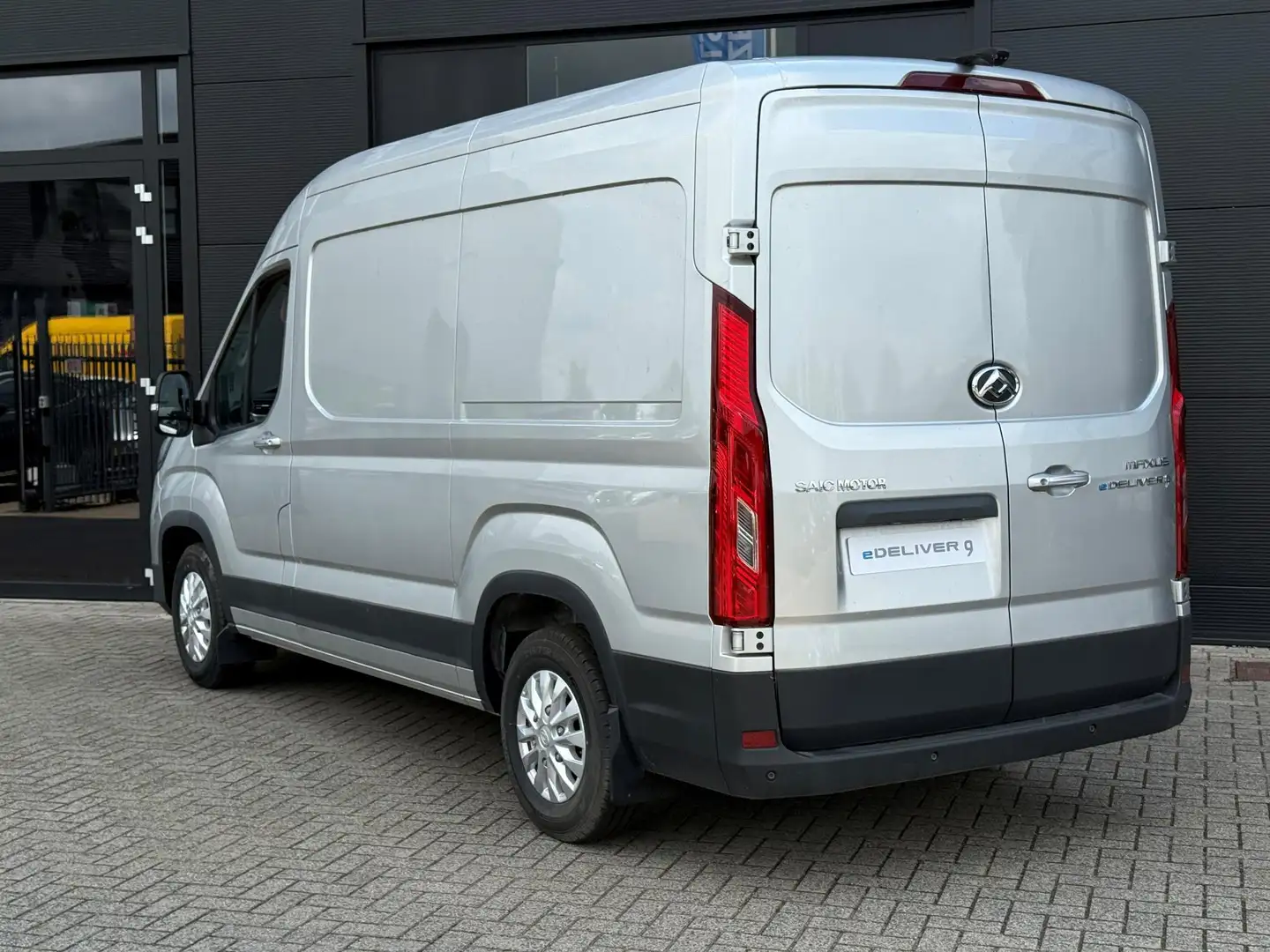 Maxus eDeliver 9 L2H2 Business Edition | NIEUW | NU BESCHIKBAAR Grijs - 2