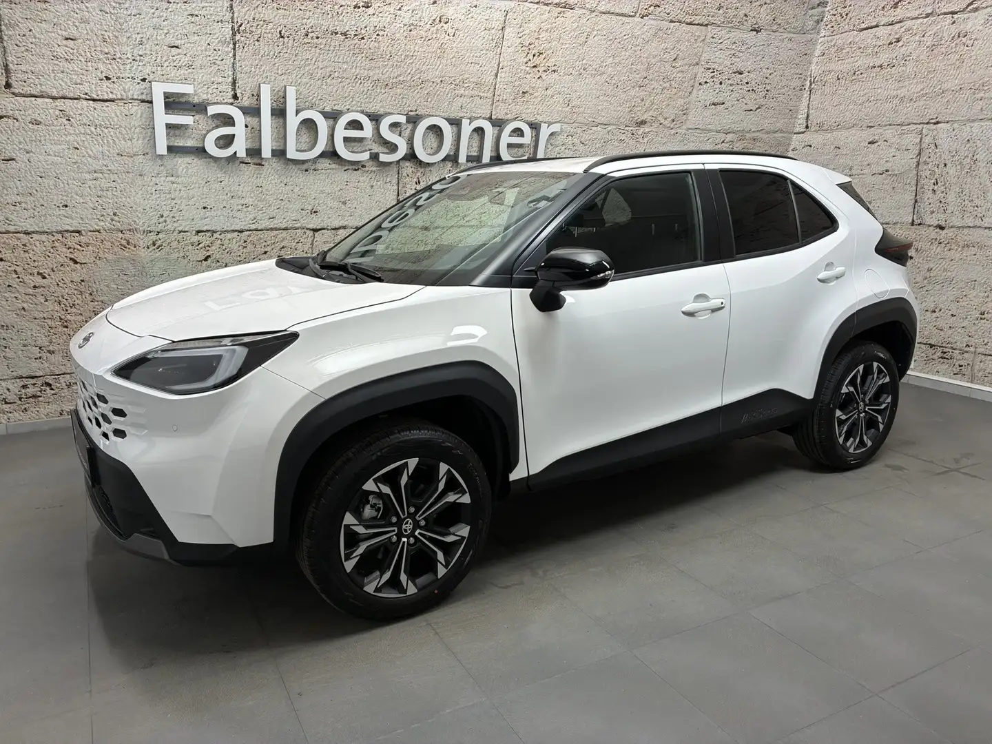 Toyota Yaris Cross 1,5 Hybrid Teamplayer + Technik P. Weiß - 2