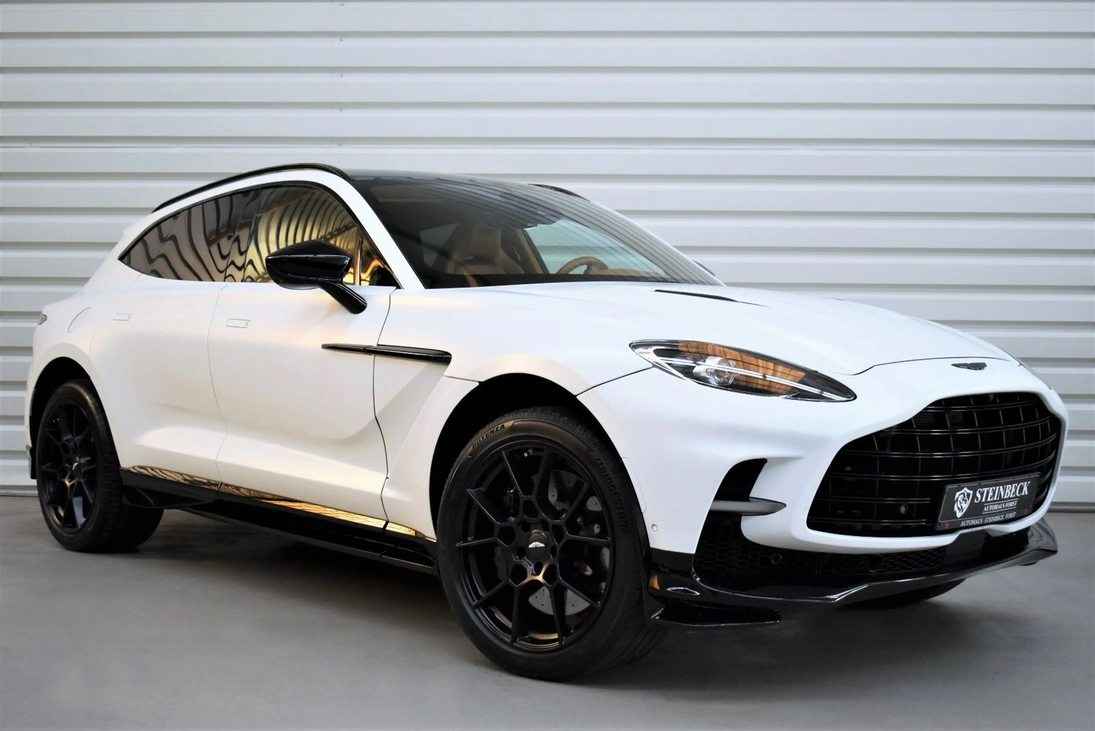 Aston Martin DBX 4.0 V8 DBX707+Keramik+Carbon+Panorama