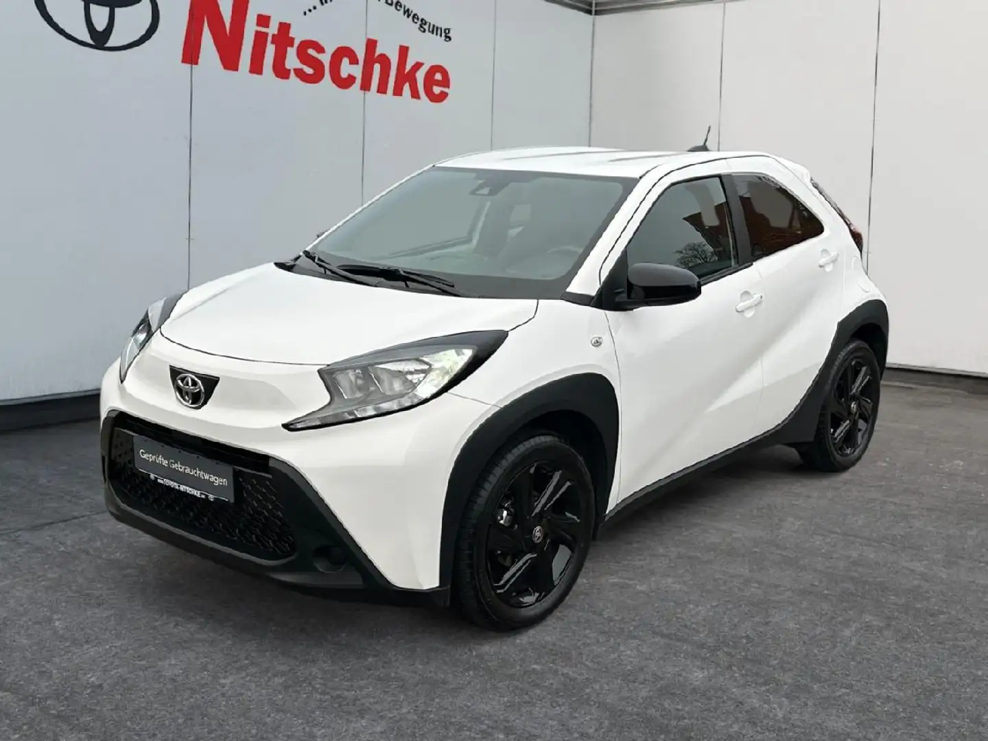 Toyota Aygo X 1.0L Business Edition Blanc - 1
