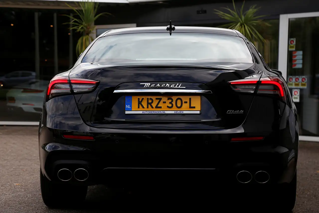Maserati Ghibli 2021 — фото 22