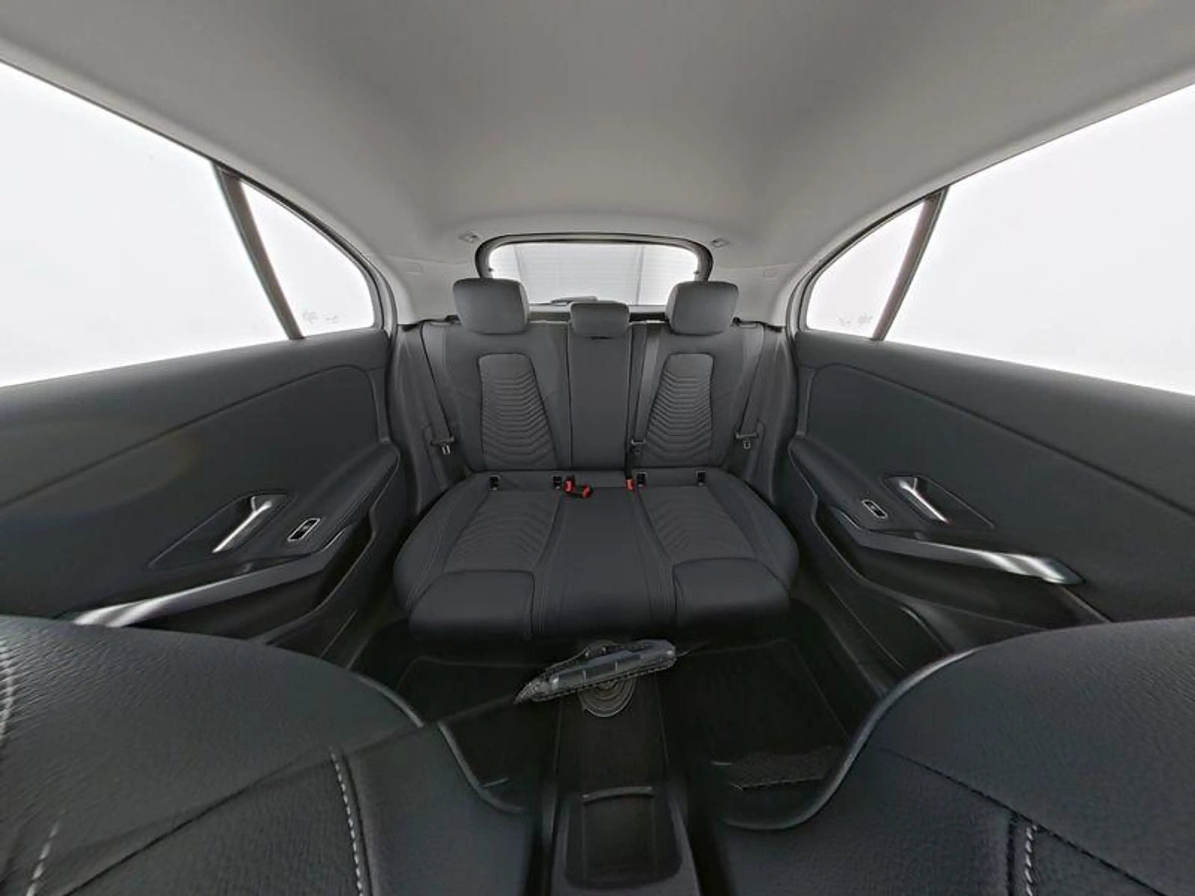 Mercedes-Benz A 250 e Hatchback Luxury Line | Verwarmde Zetels | Smart — photo 8
