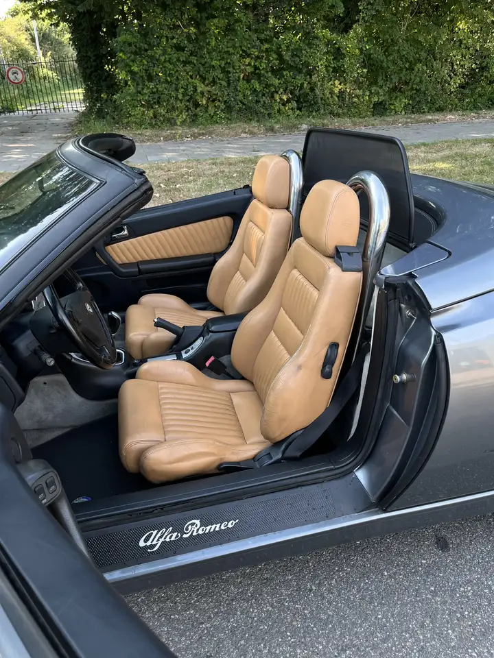 Alfa Romeo GTV Spider 1.8-16V T.Spark, foto 8