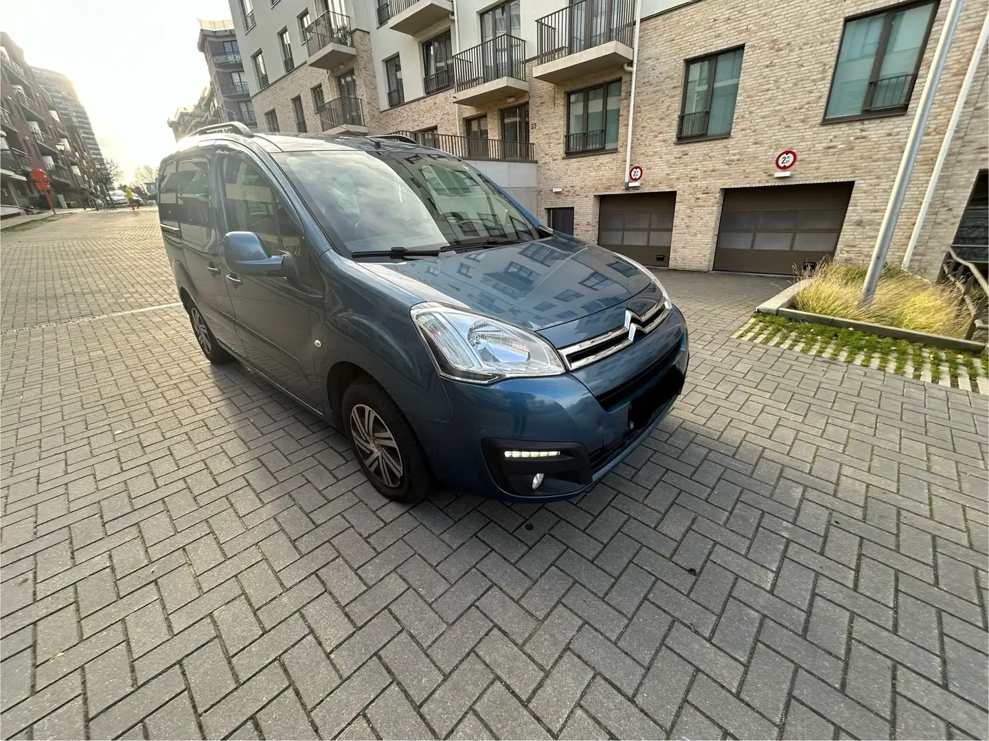 Citroen Berlingo 1.6 BlueHDi Feel*Euro 6b*Clim… Bleu - 2