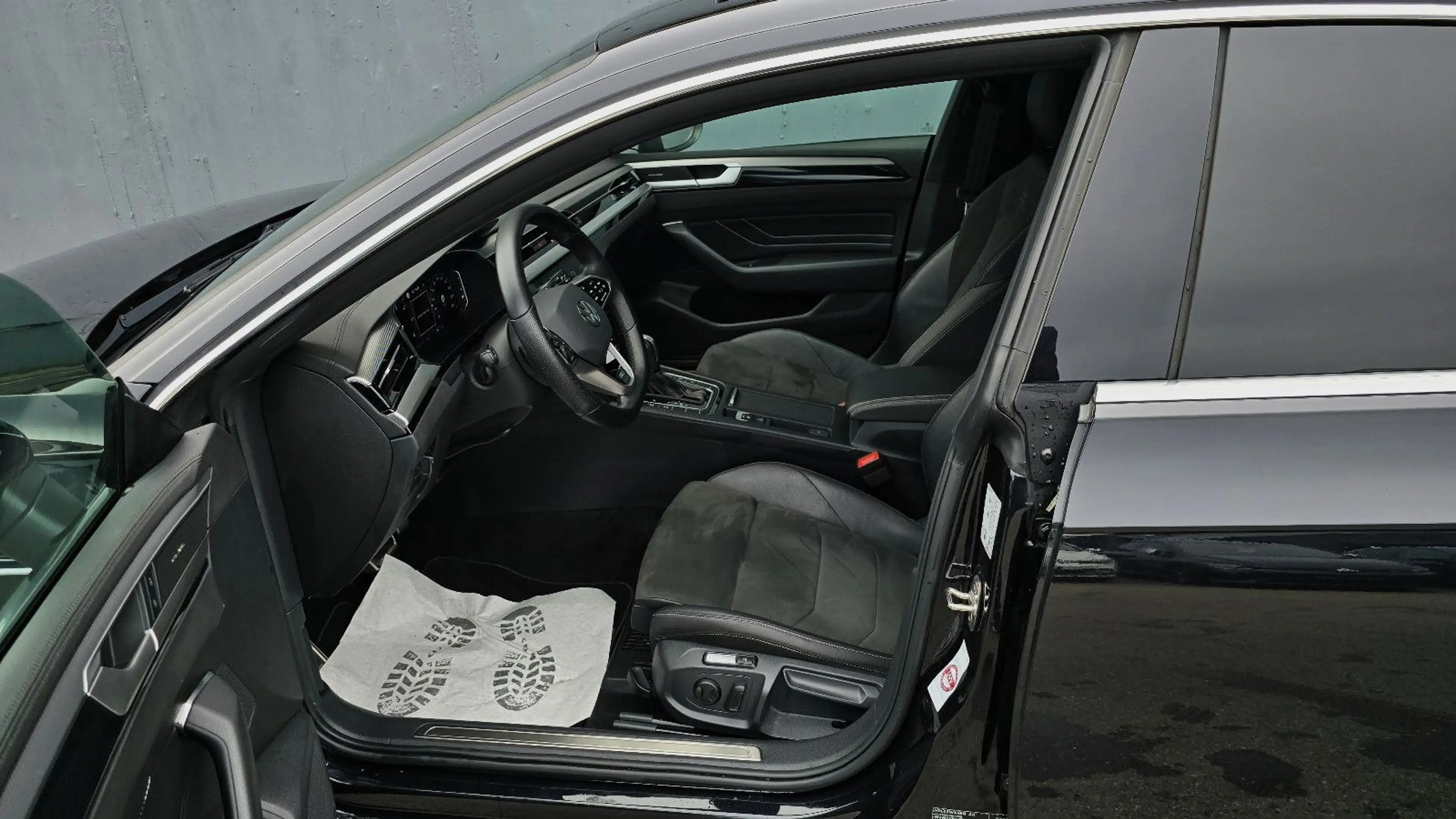Volkswagen Arteon 2.0 TDI DSG 3 x R-Line Pano/DCC/ACC/360* — photo 6