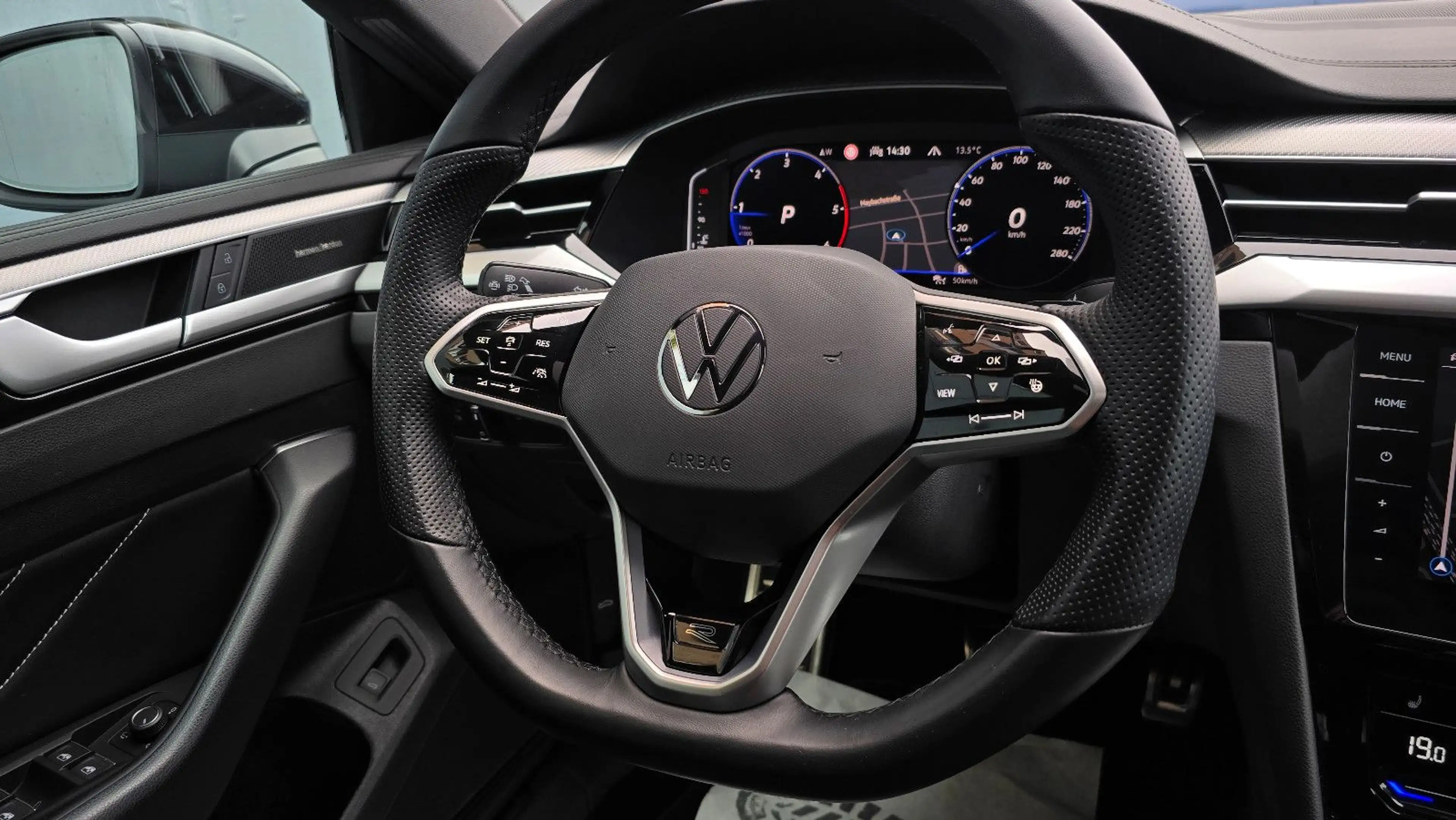 Volkswagen Arteon 2.0 TDI DSG 3 x R-Line Pano/DCC/ACC/360* — photo 12