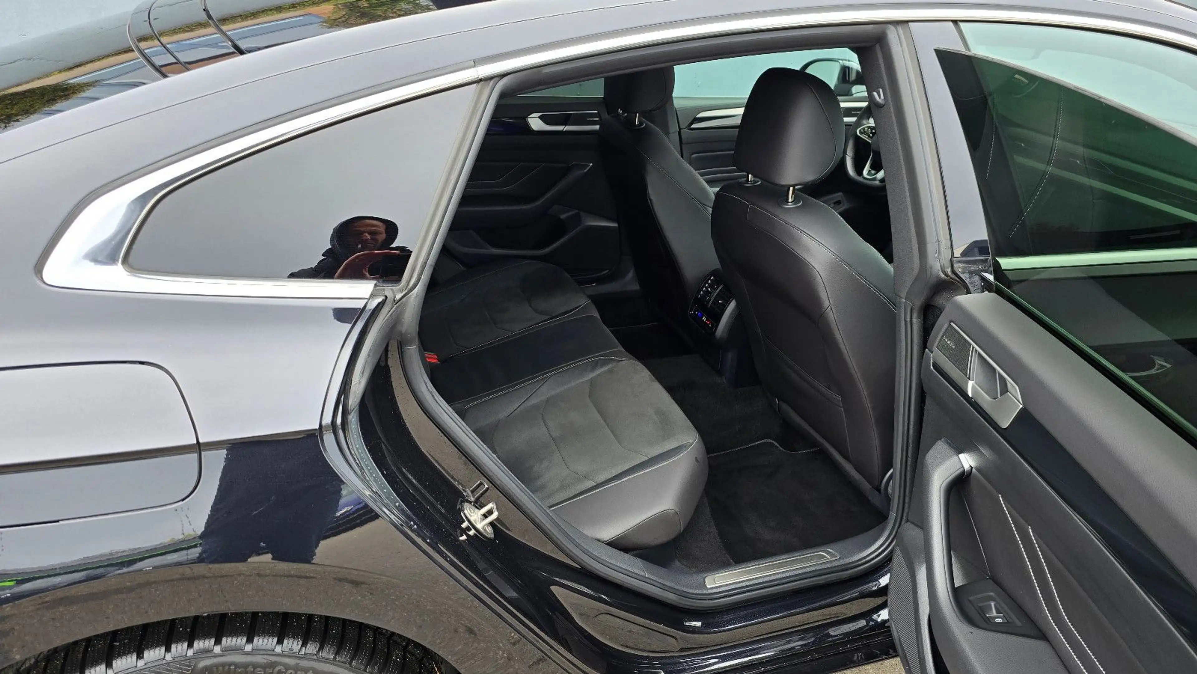 Volkswagen Arteon 2.0 TDI DSG 3 x R-Line Pano/DCC/ACC/360* — photo 9