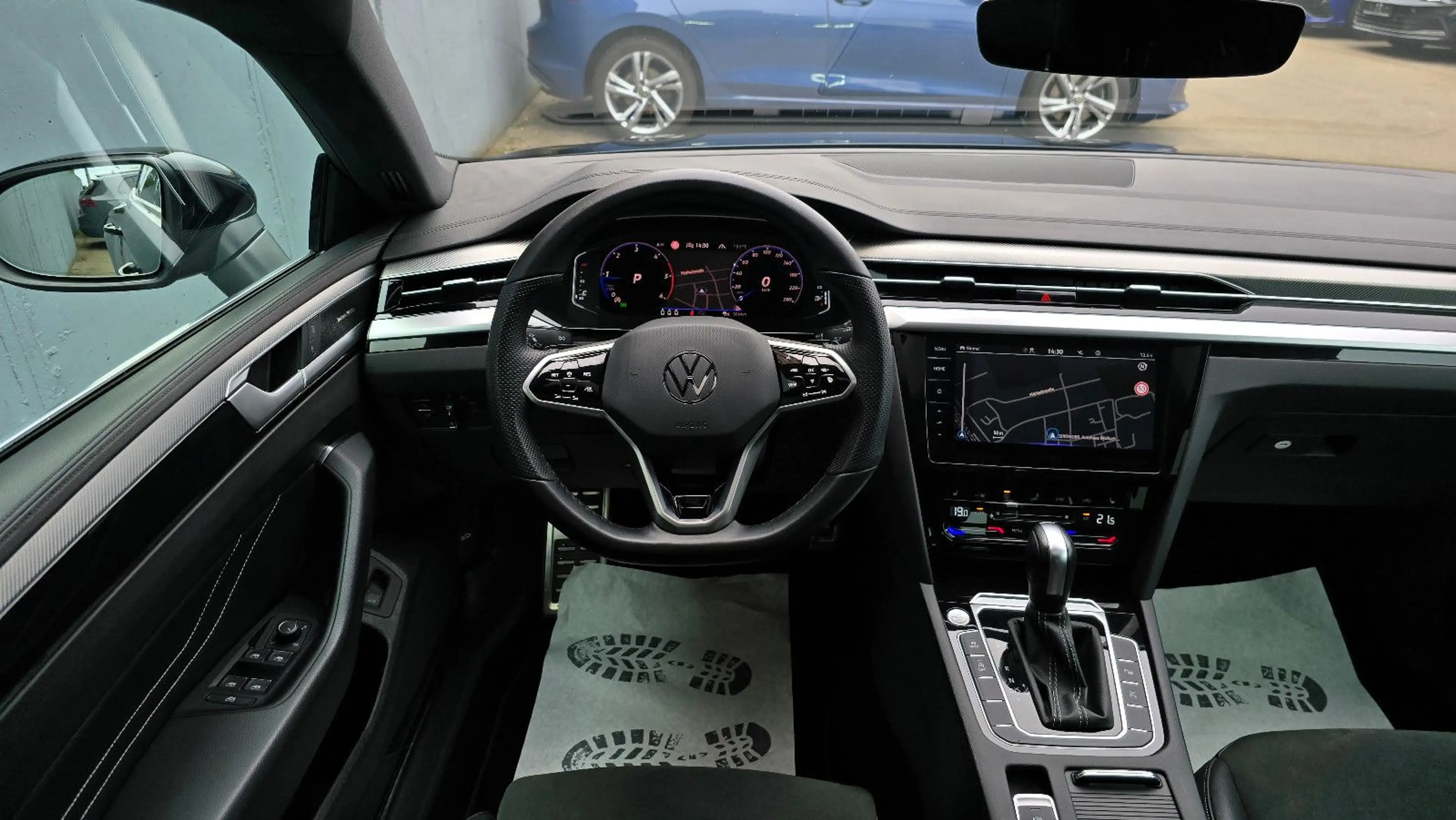 Volkswagen Arteon 2.0 TDI DSG 3 x R-Line Pano/DCC/ACC/360* — photo 10