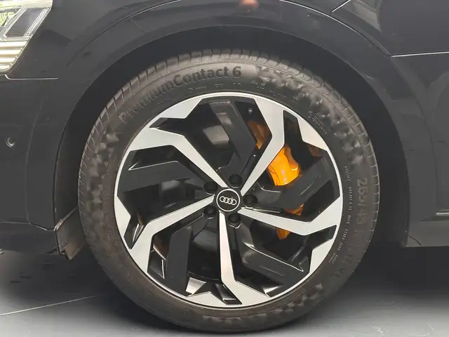 Audi E-Tron view 9