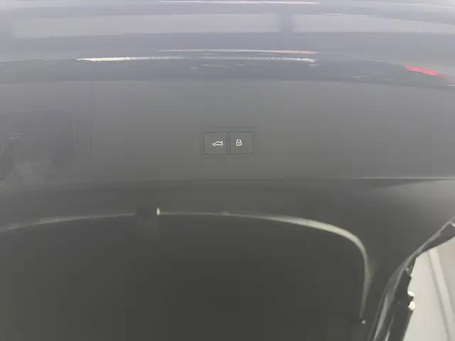 Audi E-Tron view 29