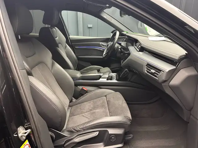 Audi E-Tron view 10