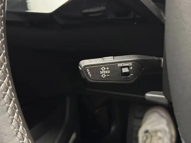 Audi E-Tron view 18