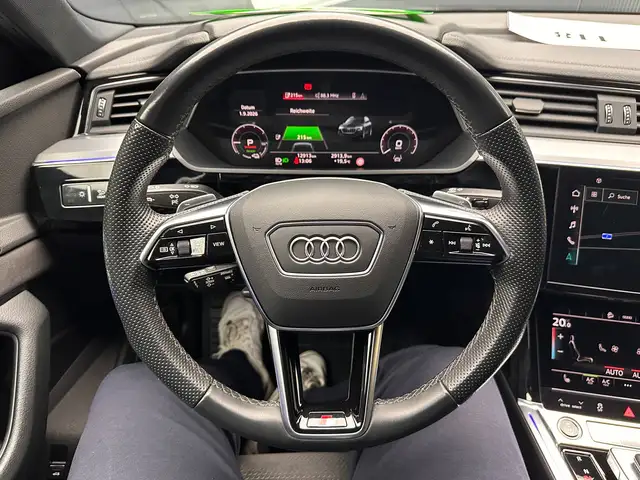 Audi E-Tron view 17