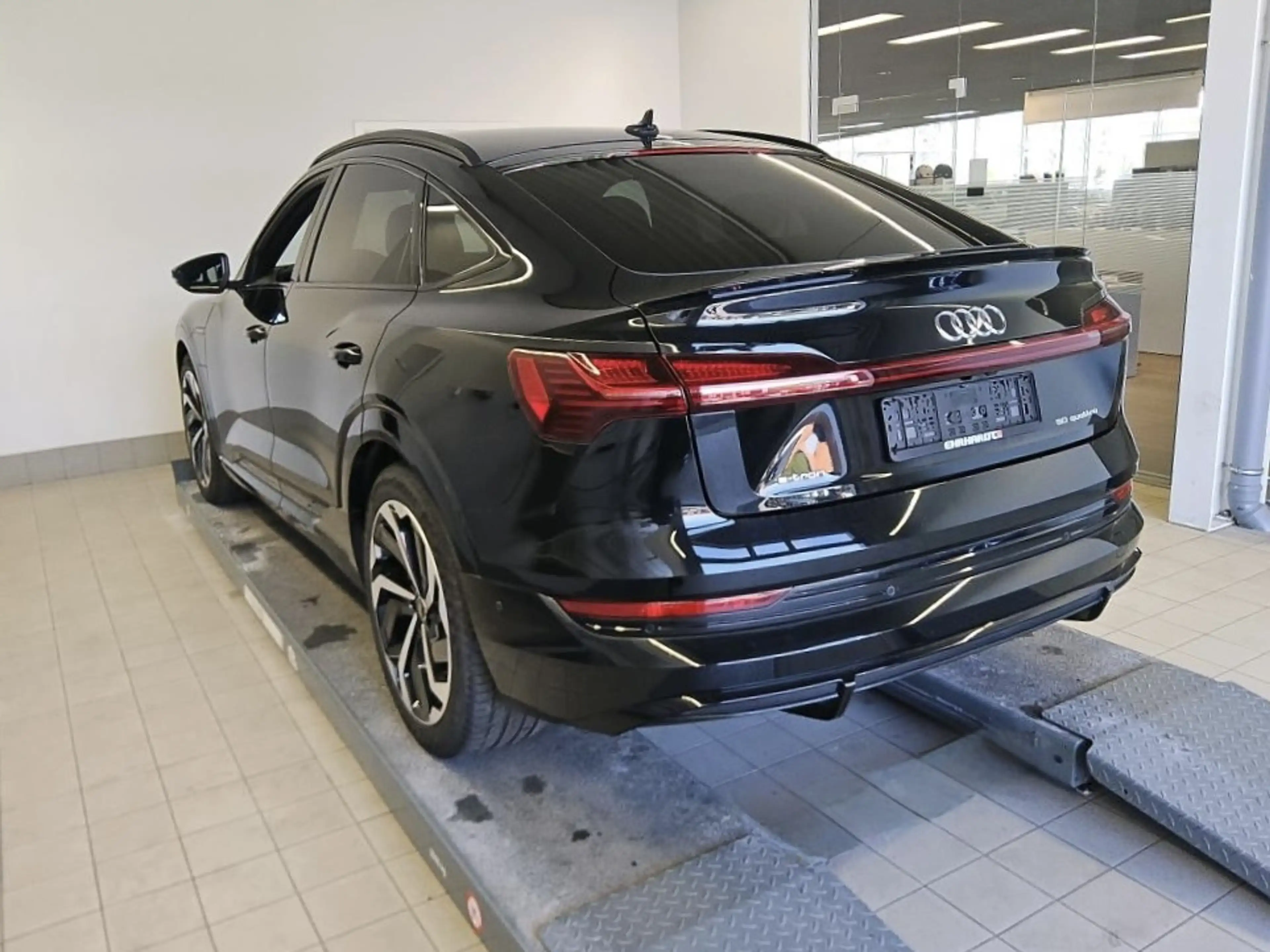 Audi e-tron Sportback 50 quattro S-Line *21Zoll*B&O*Optik-Paket* — photo 3