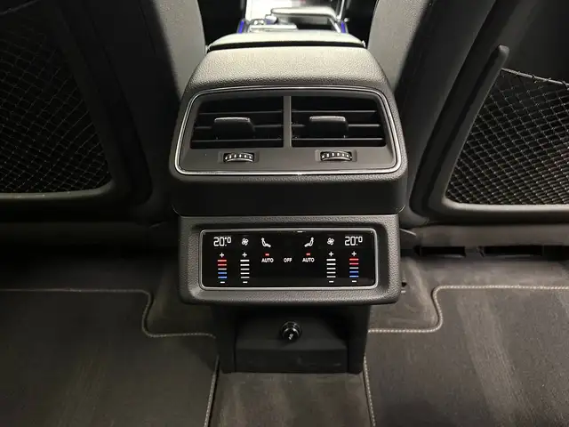 Audi E-Tron view 27