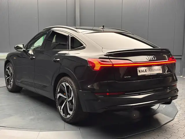 Audi E-Tron view 3