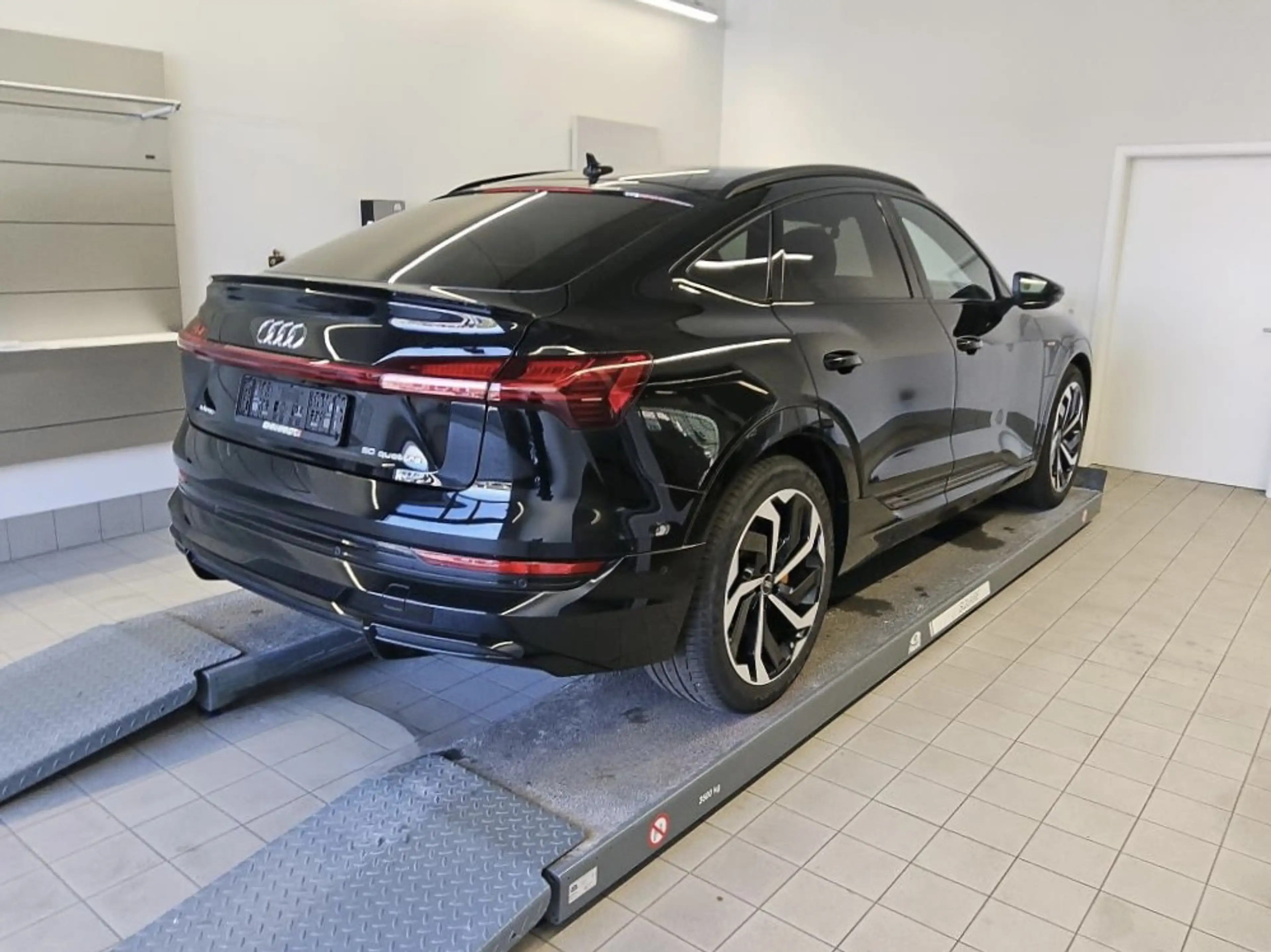 Audi e-tron Sportback 50 quattro S-Line *21Zoll*B&O*Optik-Paket* — photo 4