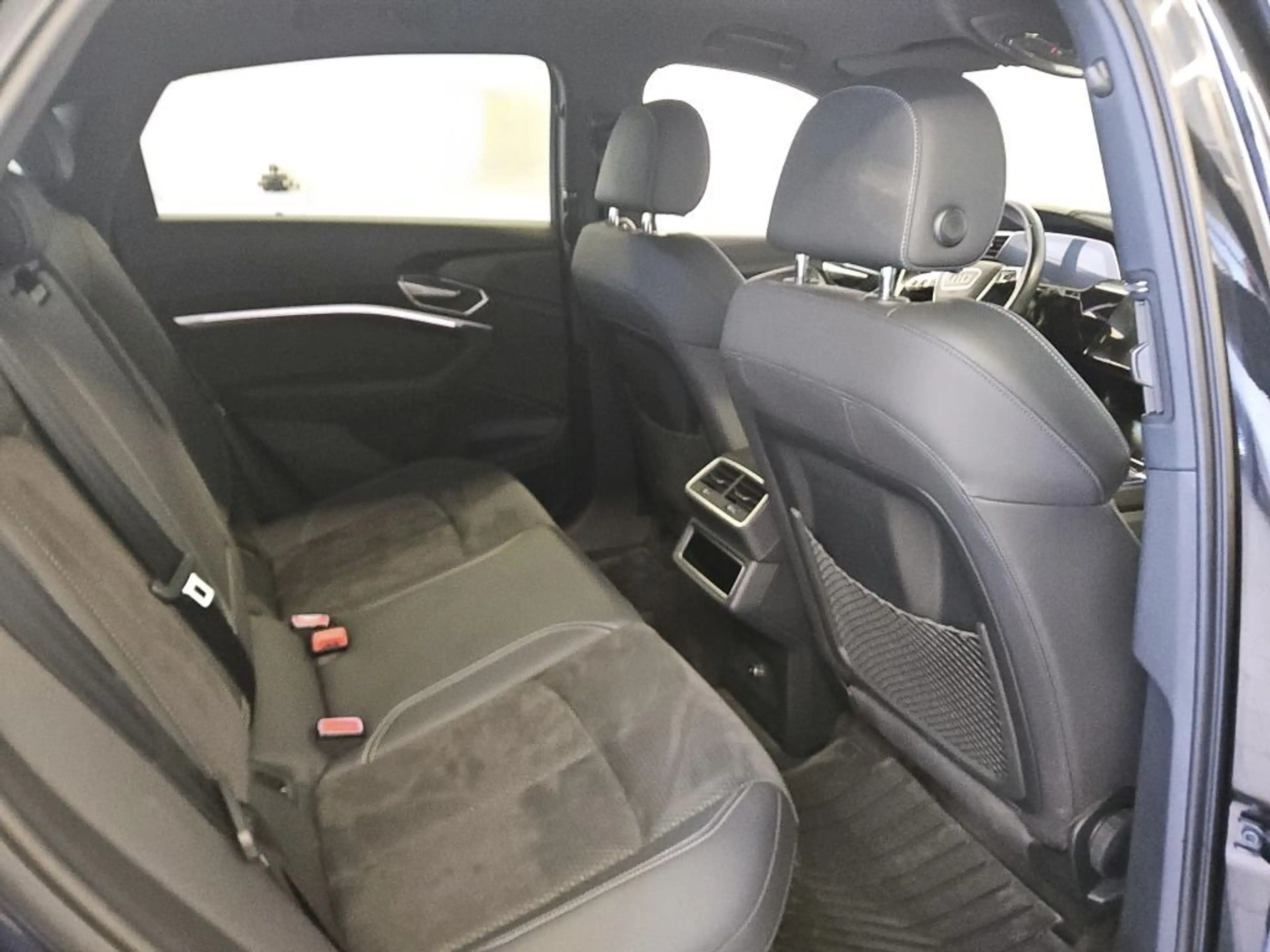 Audi e-tron Sportback 50 quattro S-Line *21Zoll*B&O*Optik-Paket* — photo 9