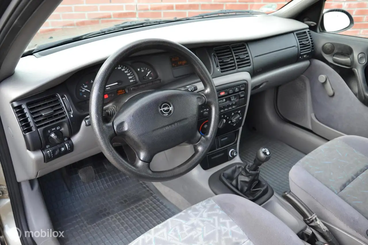 Opel Vectra 1.6i GL Plus|25.224km|1996|1e eig|Nieuwsta|Airco, foto 3