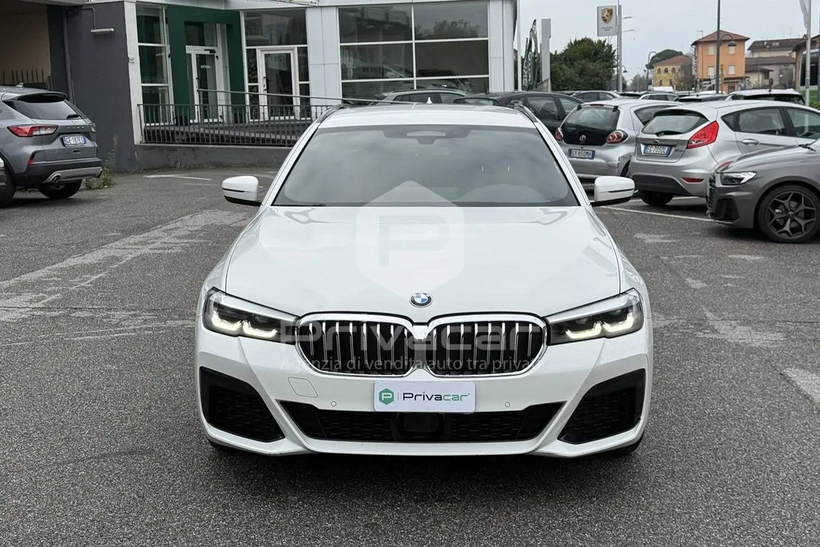 BMW 520 520d 48V xDrive Touring Msport Weiß - 2