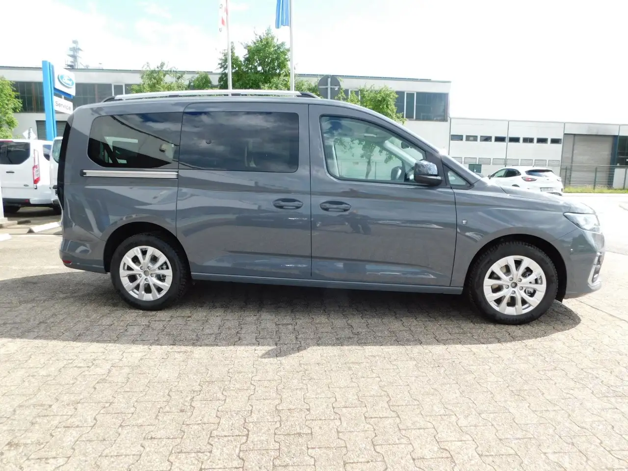 Ford Tourneo Connect Grand Tourneo Titanium L2 Autom. 7 Sitze/5J.Gara 4