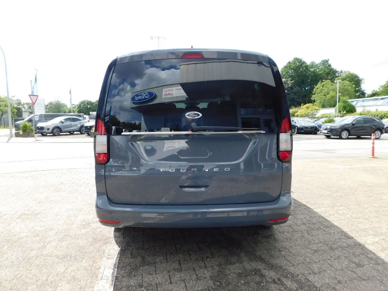 Ford Tourneo Connect Grand Tourneo Titanium L2 Autom. 7 Sitze/5J.Gara 6
