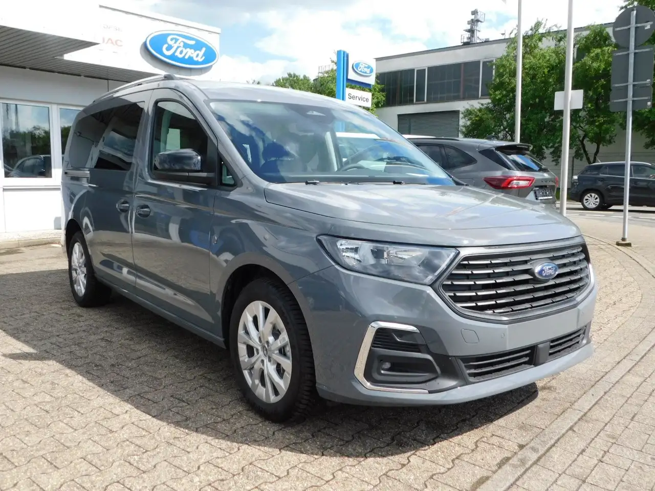 Ford Tourneo Connect Grand Tourneo Titanium L2 Autom. 7 Sitze/5J.Gara