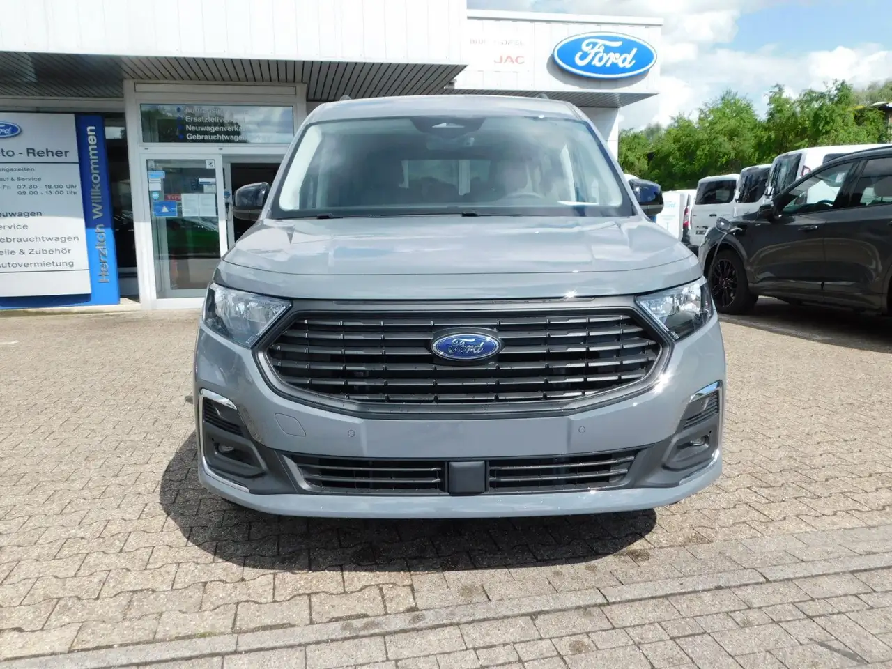 Ford Tourneo Connect Grand Tourneo Titanium L2 Autom. 7 Sitze/5J.Gara 2