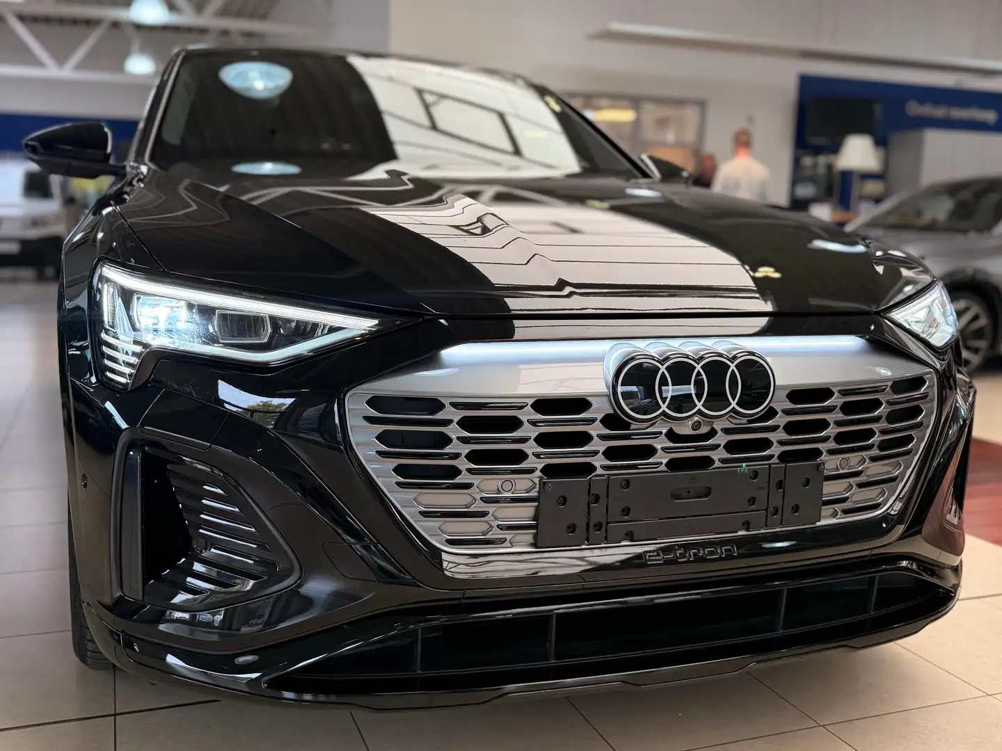 Audi Q8 e-tron Audi Q8 55 e-tron S line 408pk – Panodak – B&O Zwart - 1