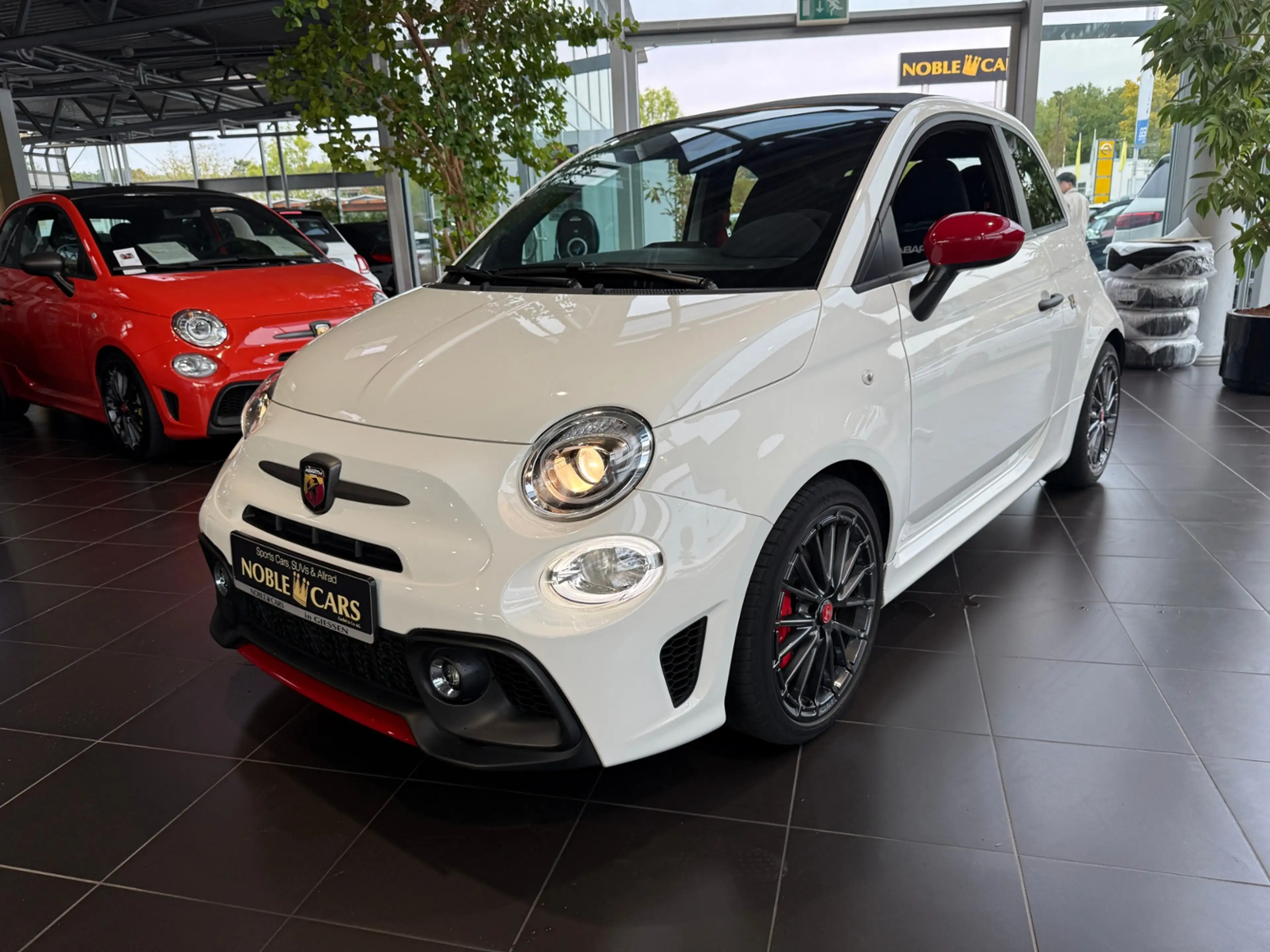 Abarth 695C SABELT BREMBO RED-Paket CarPlay — photo 4