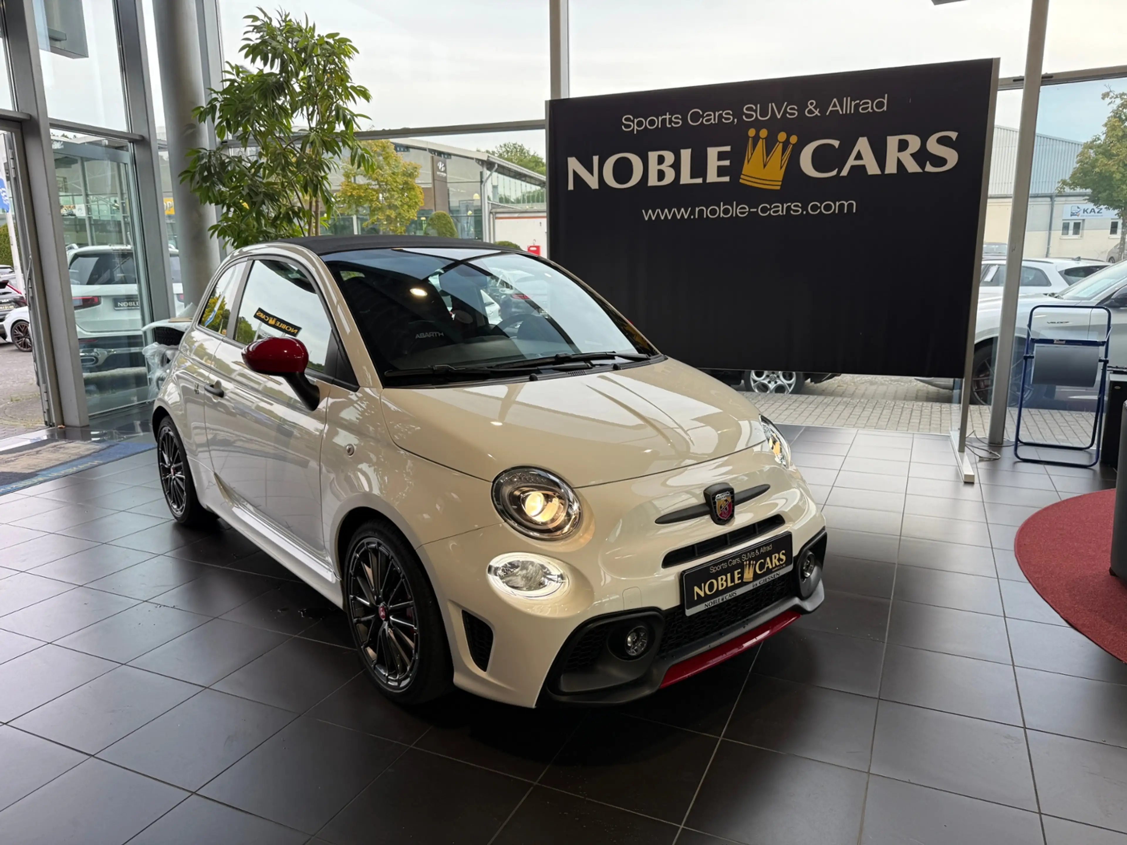Abarth 695C SABELT BREMBO RED-Paket CarPlay