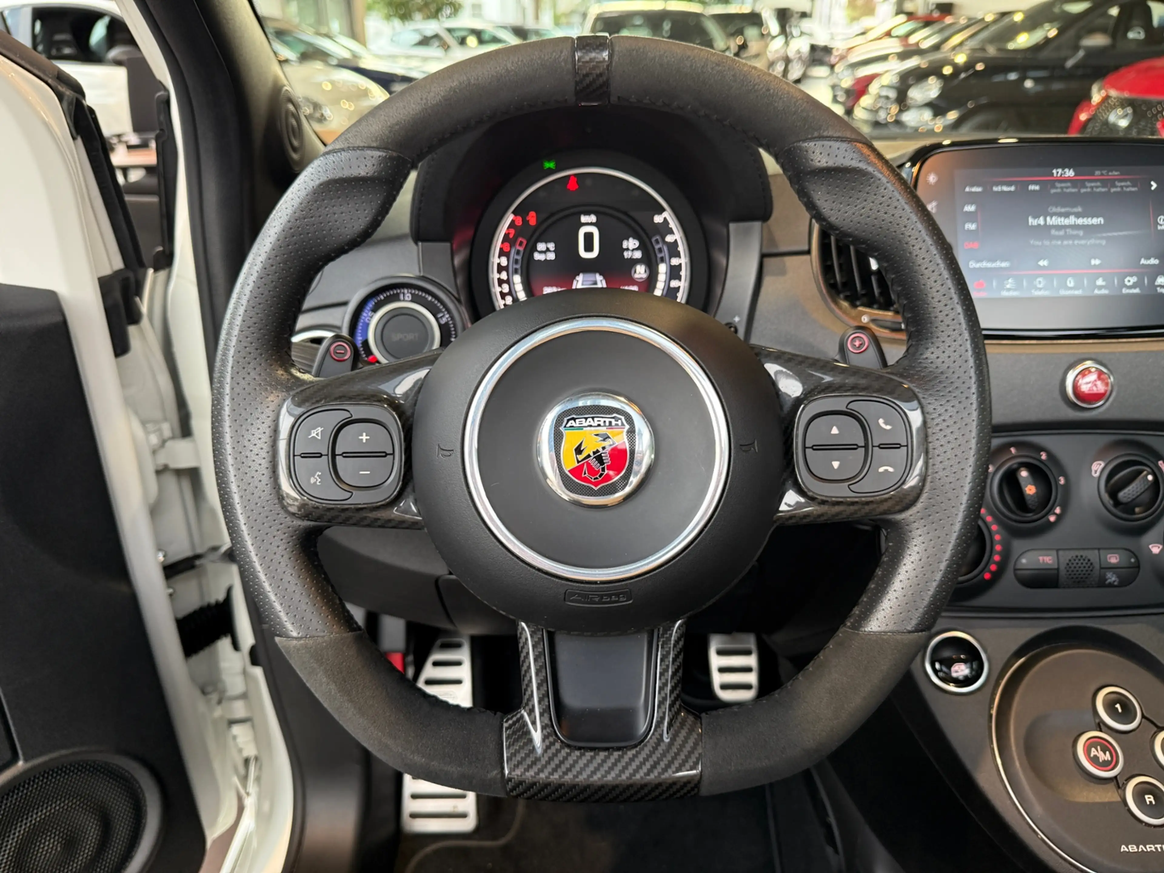 Abarth 695C SABELT BREMBO RED-Paket CarPlay — photo 14