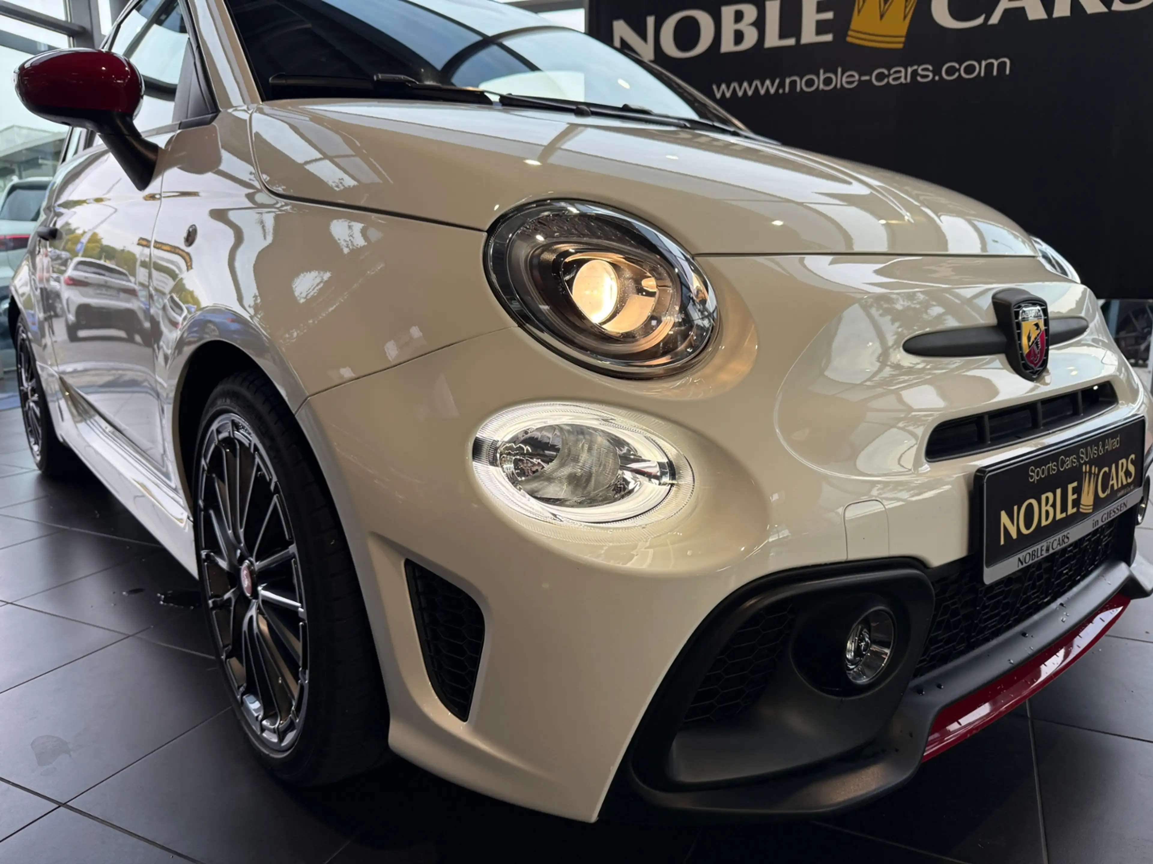 Abarth 695C SABELT BREMBO RED-Paket CarPlay — photo 2