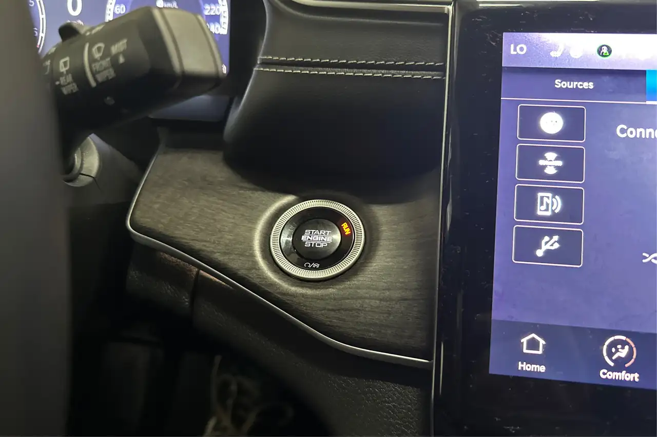 Jeep Grand Cherokee снимка Jeep Grand Cherokee
