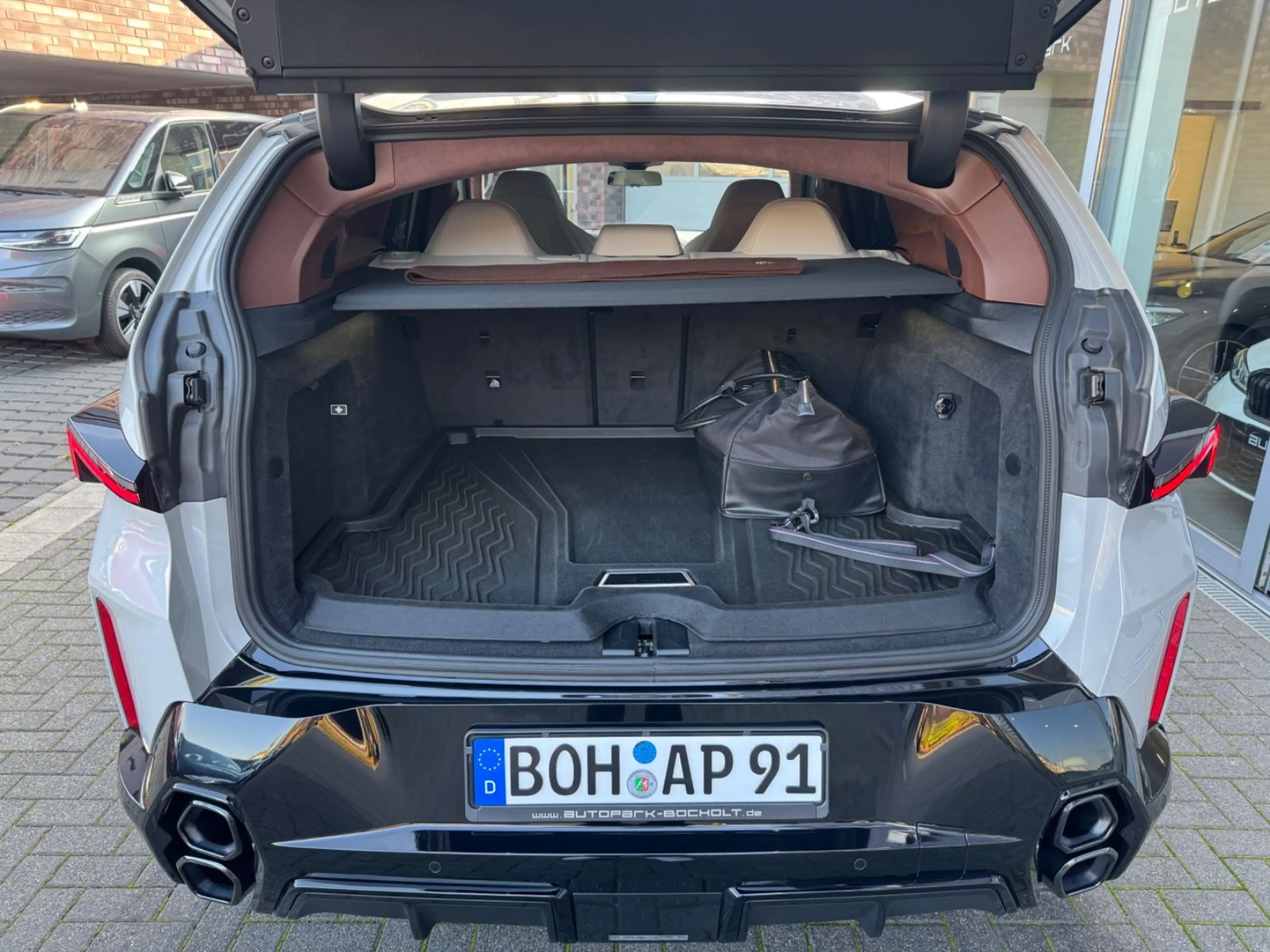 BMW XM Individual Kreide°B&W°LM23°Grantie 08.2028 — photo 10
