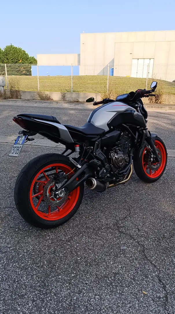 Yamaha MT-07 A2 Rouge - 2