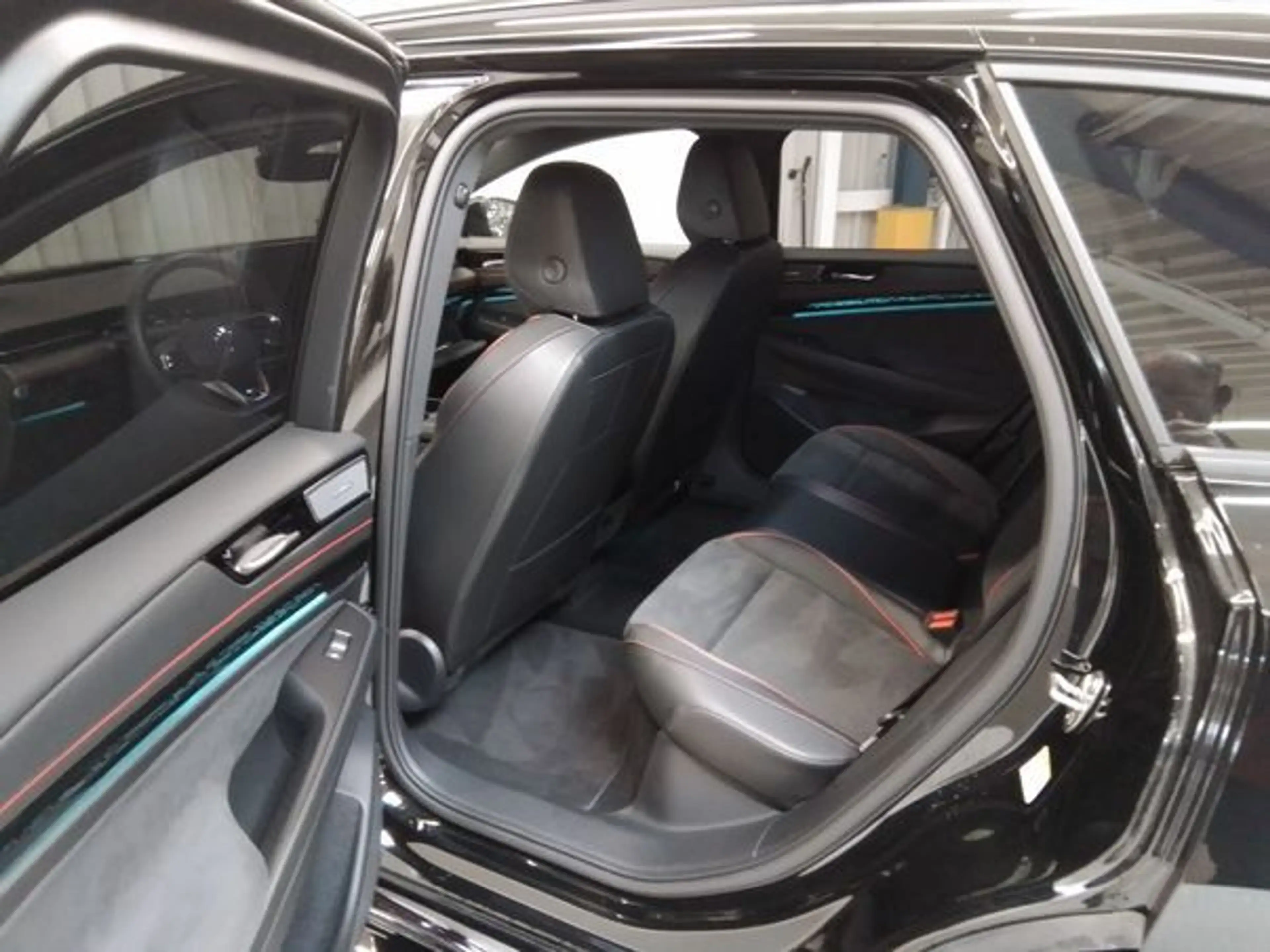 Volkswagen ID.7 Tourer GTX 250KW 4M+AHK+MASSAGE+DCC+ACC+MFL+HAR... — photo 6