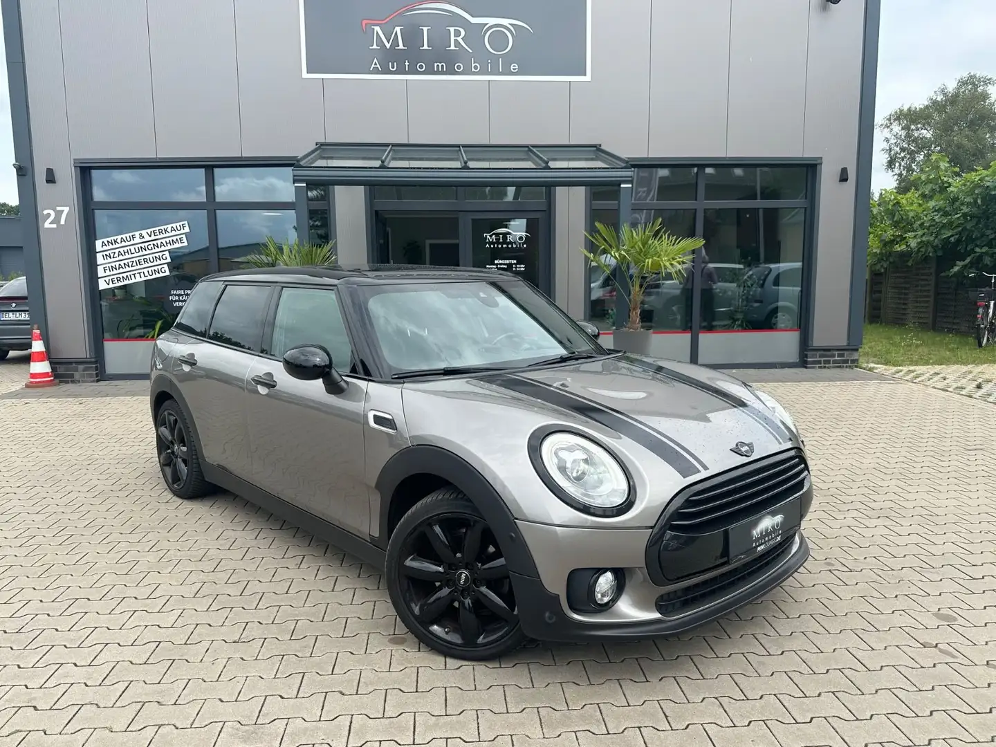 MINI Cooper Clubman / PANO/ T-LEDER/ AHK/ LED Grau - 1
