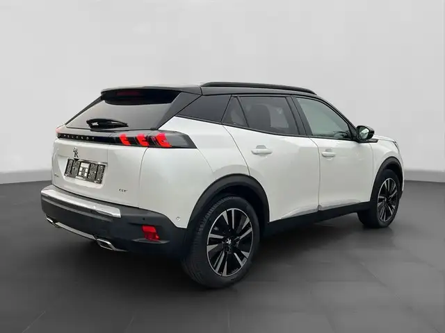 Peugeot 2008 view 5