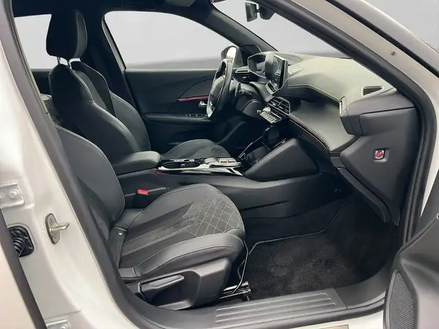 Peugeot 2008 view 9
