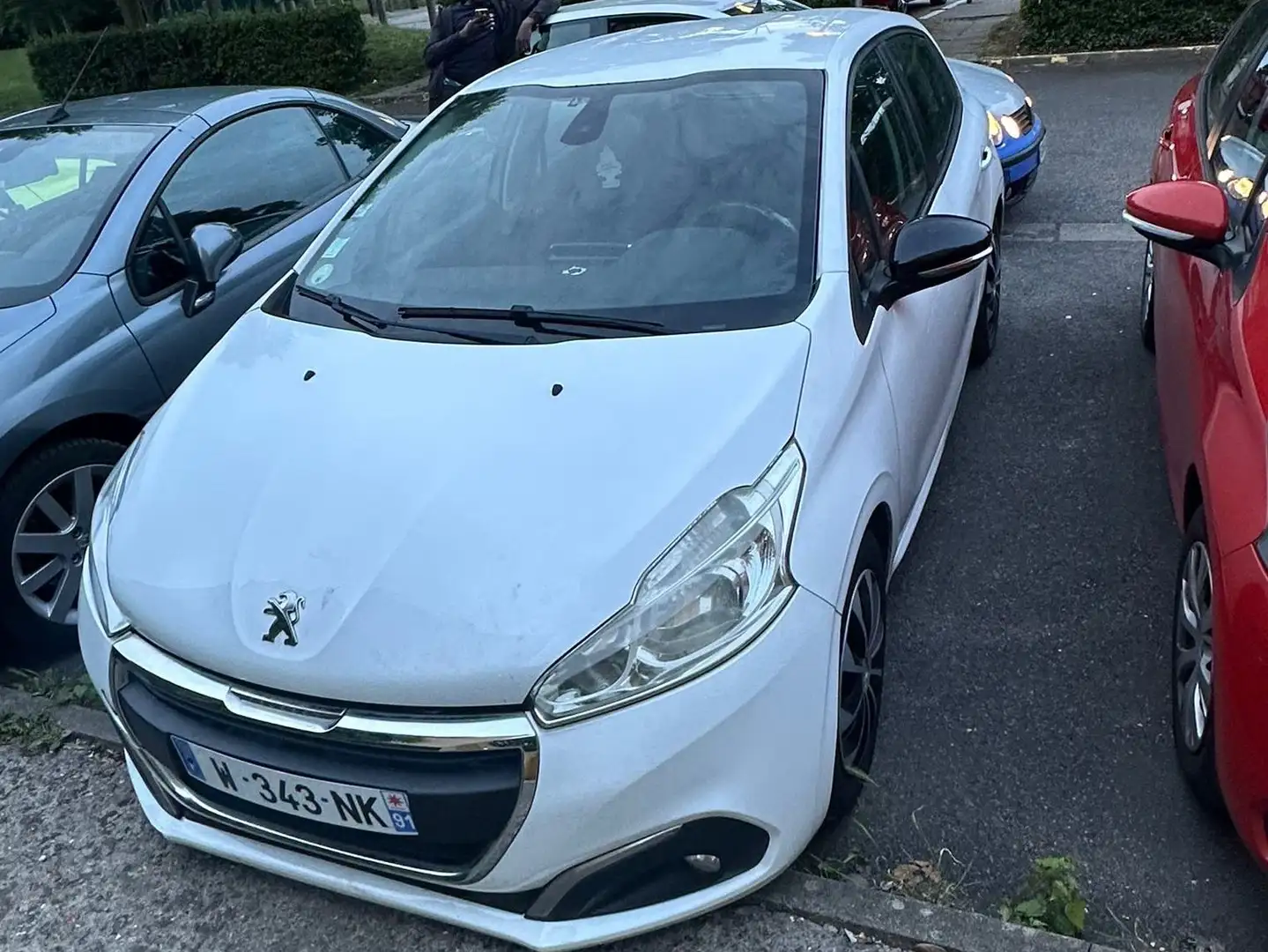 Peugeot 208 208 1.6 e-HDi 92ch BVM5 Allure Blanc - 1