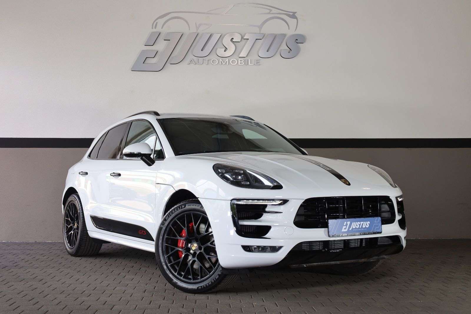Second hand Porsche Macan 