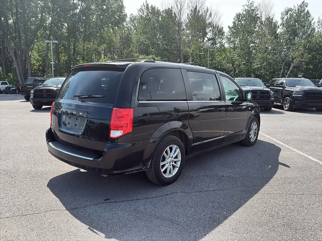 Dodge Grand Caravan снимка Dodge Grand Caravan