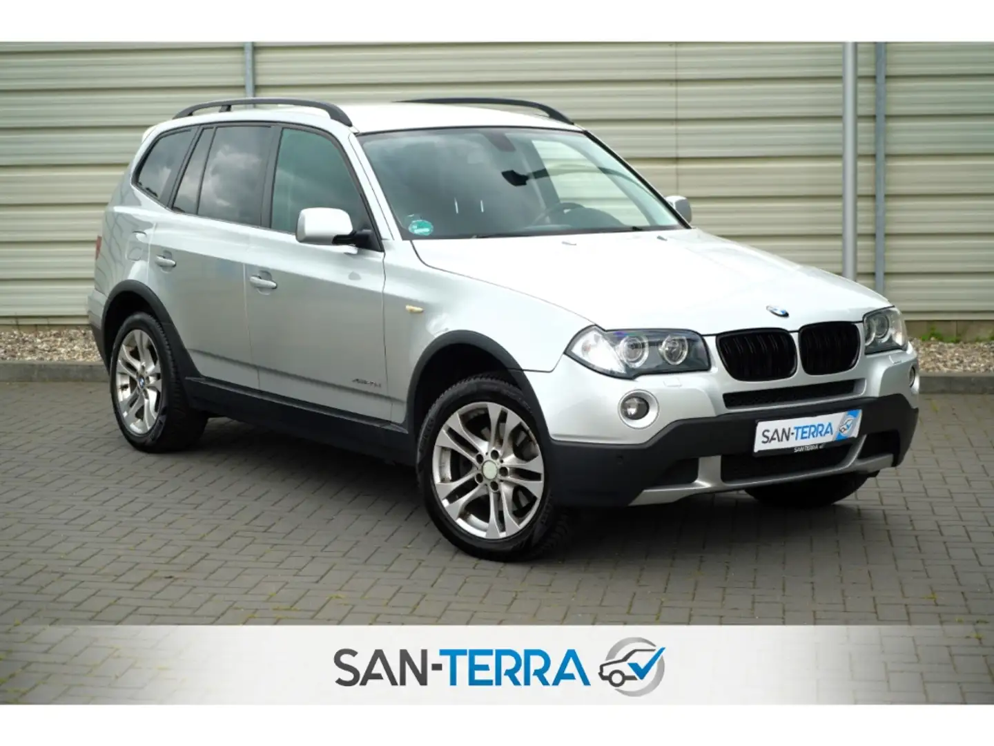 BMW X3 xDrive 20d XENON*KLIMA*SHZ*MULTI-LENKRAD*ALUFELGEN Silber - 1