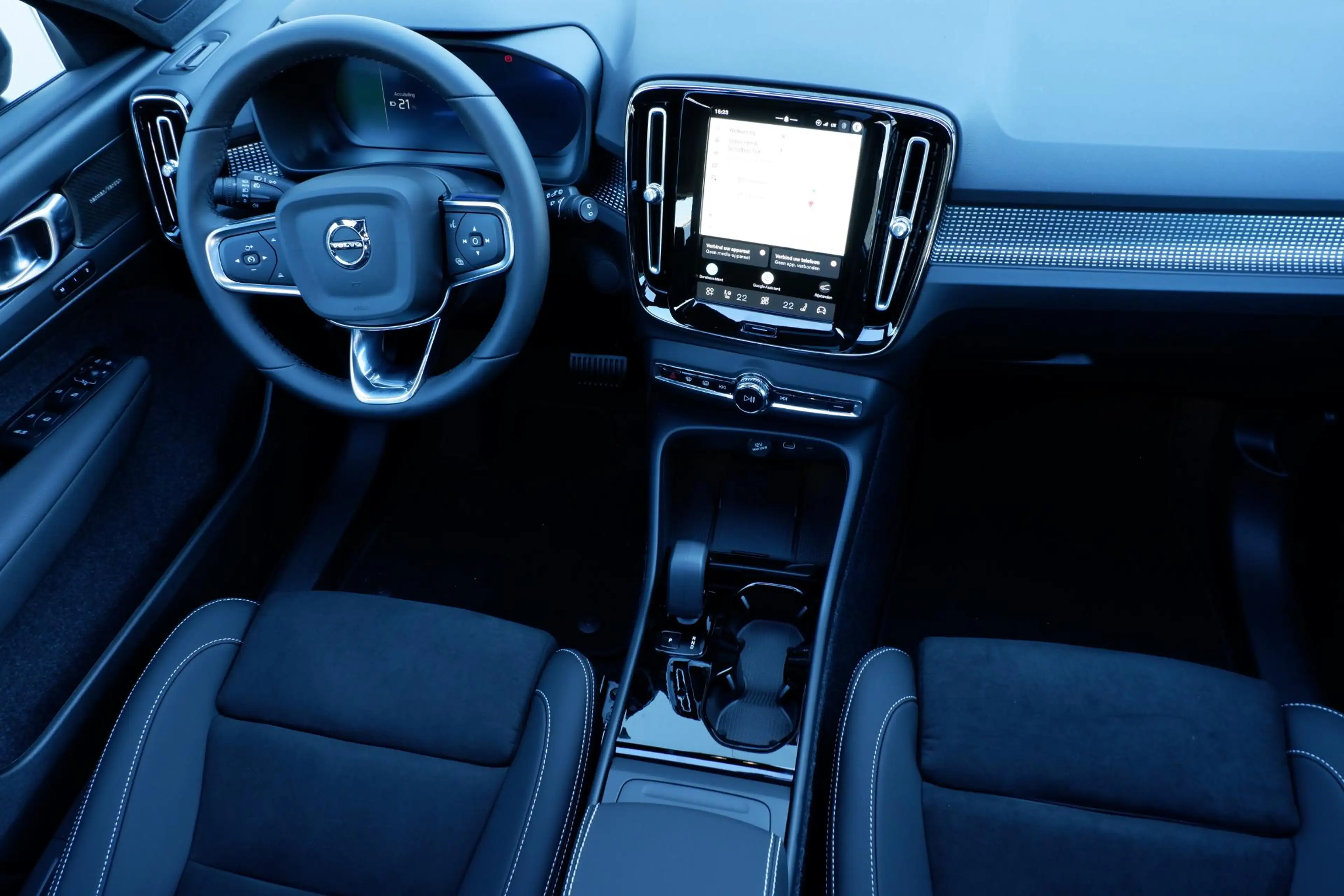 Volvo EX40 Single Motor Extended Range Ultra Europa 82 kWh | — photo 9