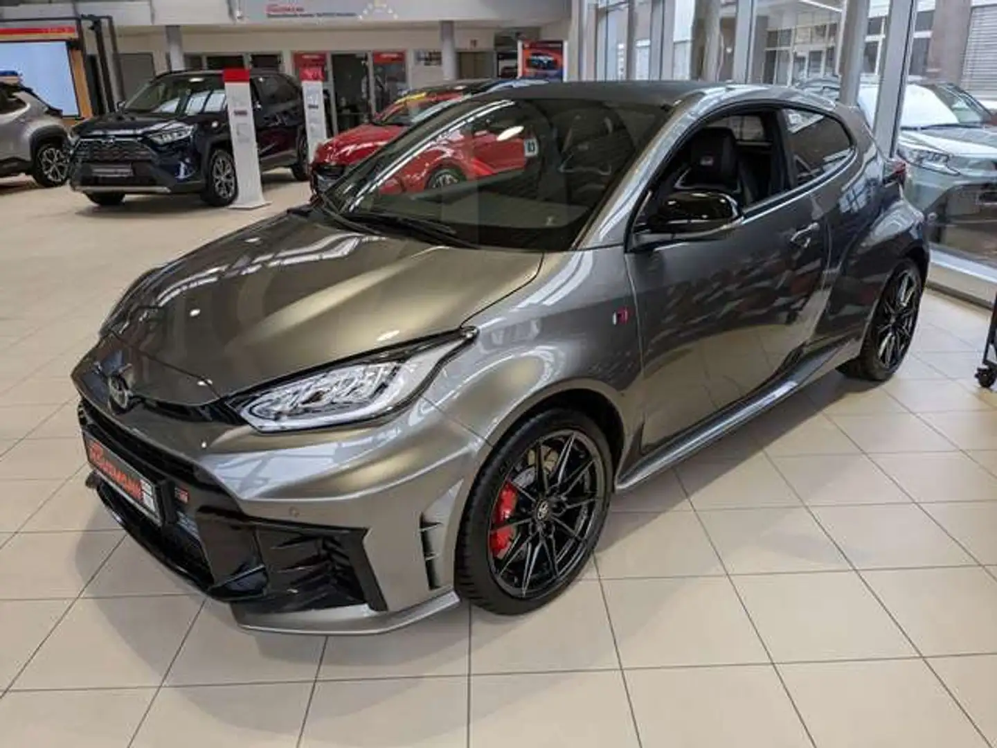 Toyota Yaris GR Yaris 1.6-l-Turbo Conventience-P. Schmiedef. Zilver - 1