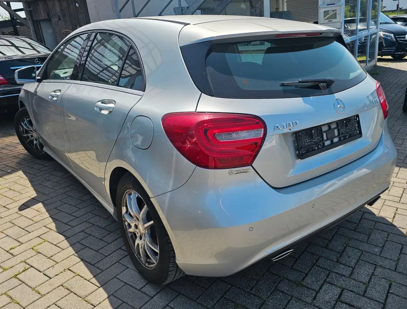 Mercedes-Benz A 180 CDI / d BlueEfficiency"Bi-Xenon" Silber - 2
