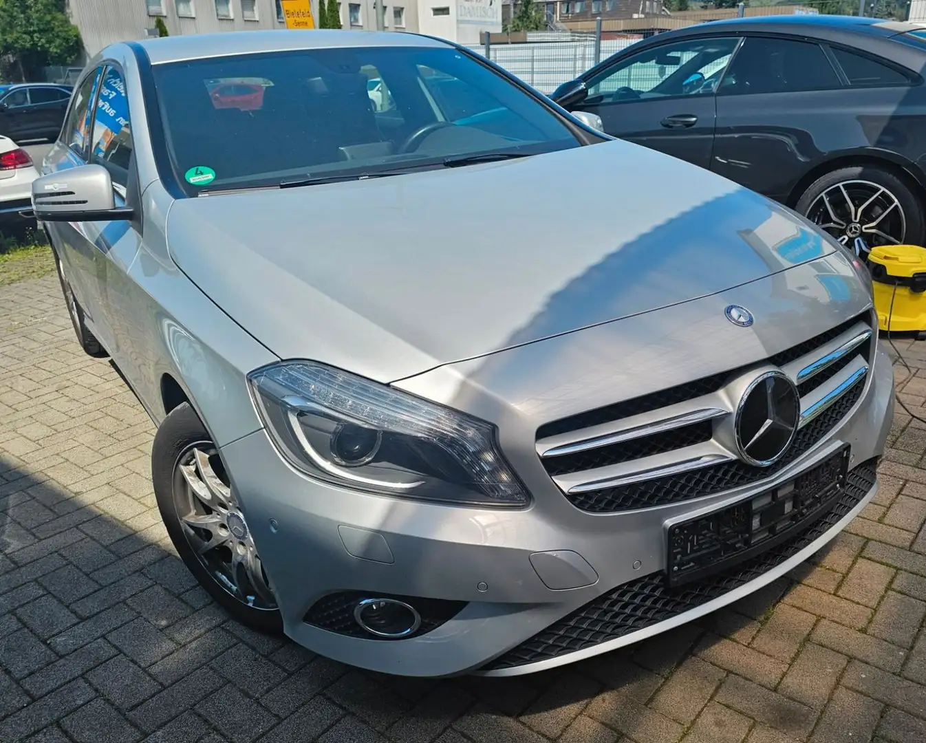 Mercedes-Benz A 180 CDI / d BlueEfficiency"Bi-Xenon" Silber - 1