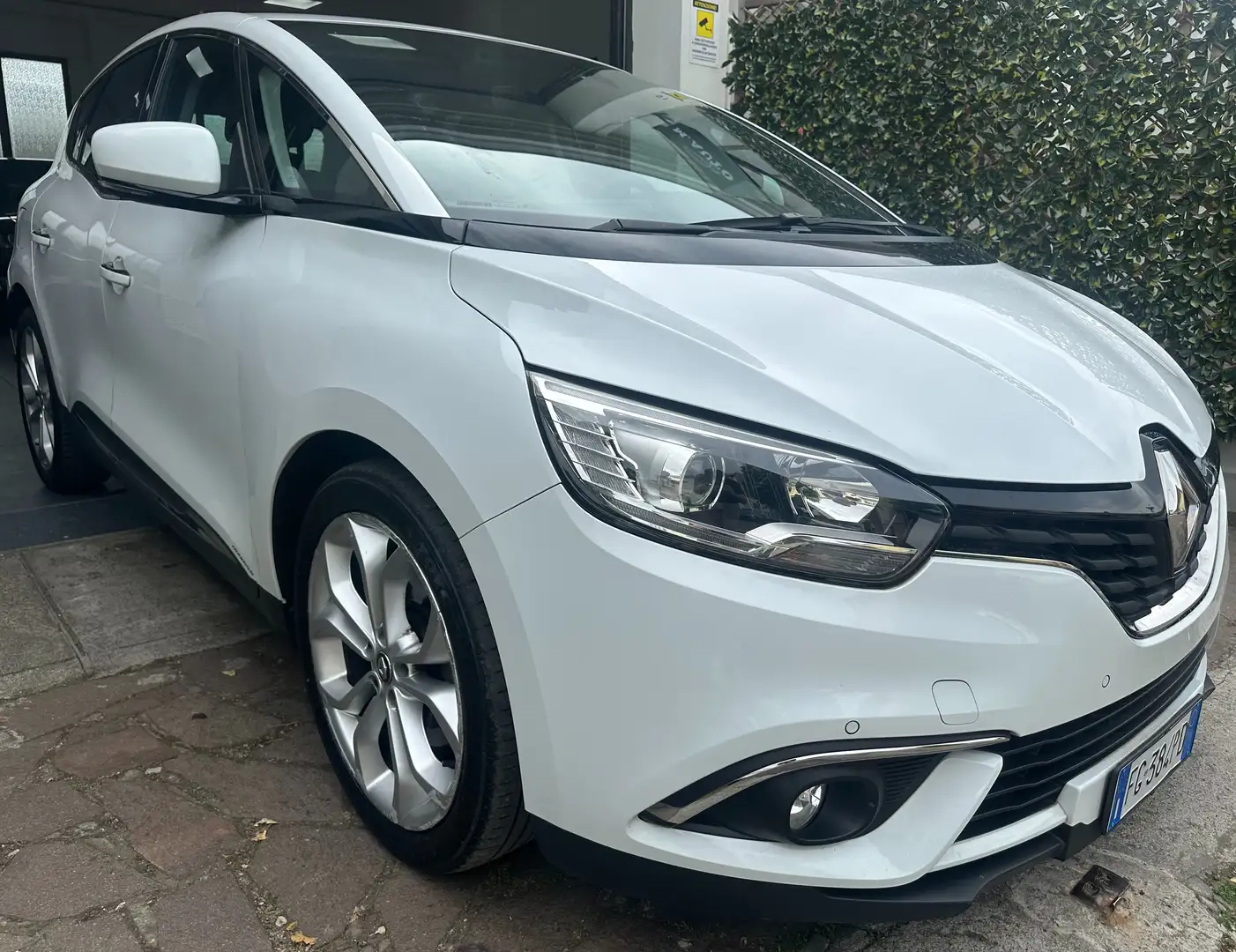 Renault Scenic 1.5 dci bose 110cv edc ADATTA ANCHE A NEOPATENTATI Wit - 2
